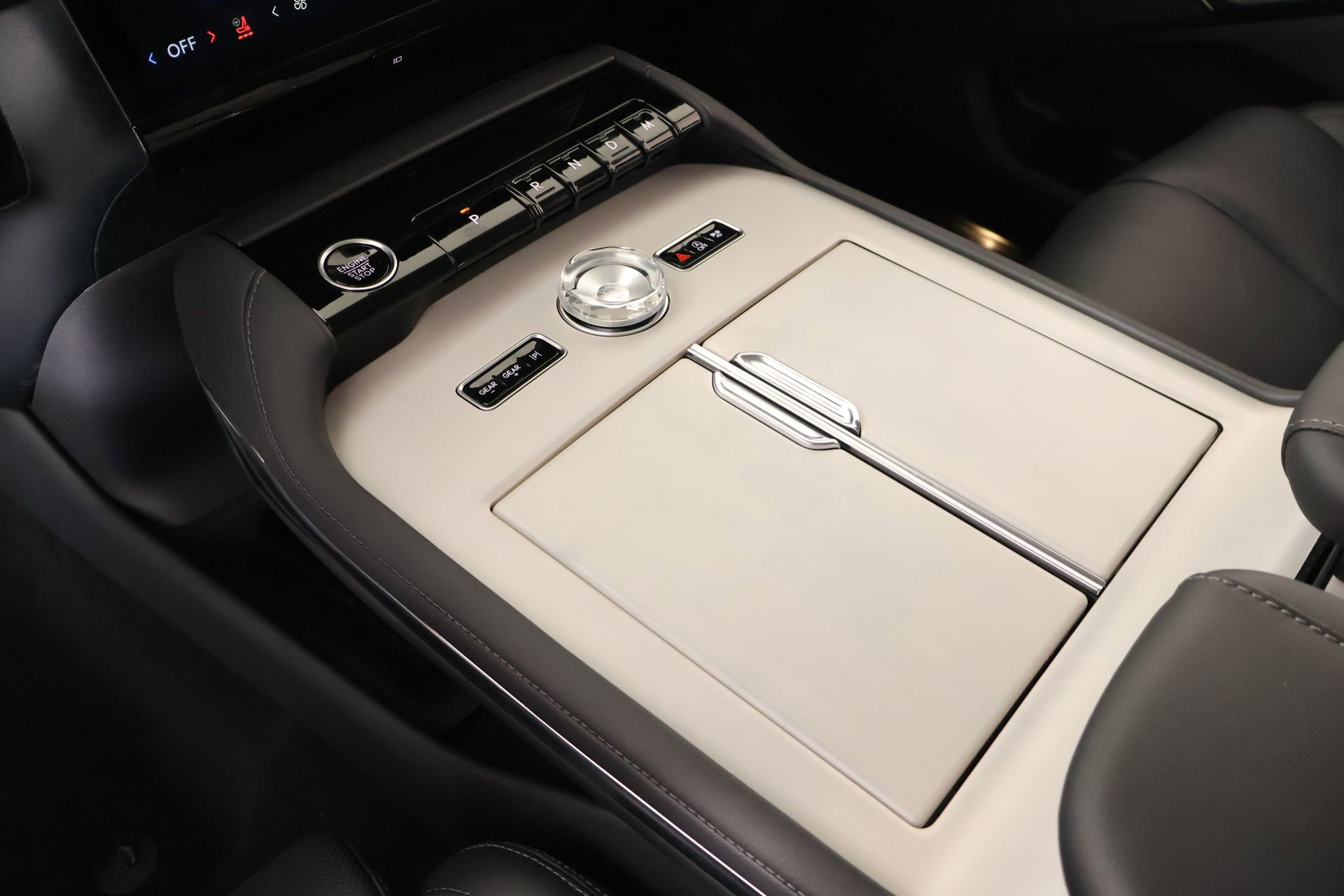 New 2026 Lincoln Navigator Premiere image 9