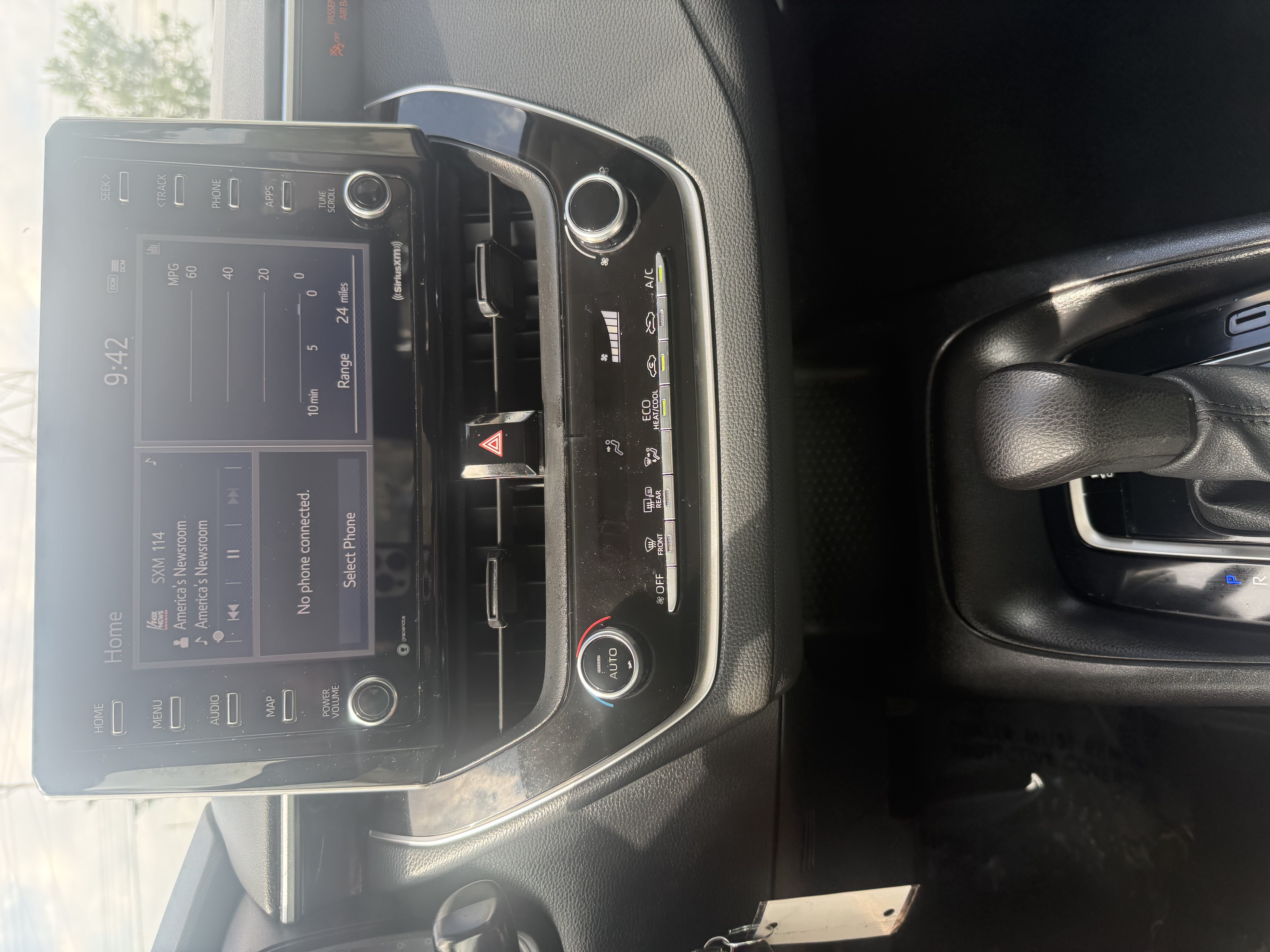 Used 2021 Toyota Corolla LE FWD image 14