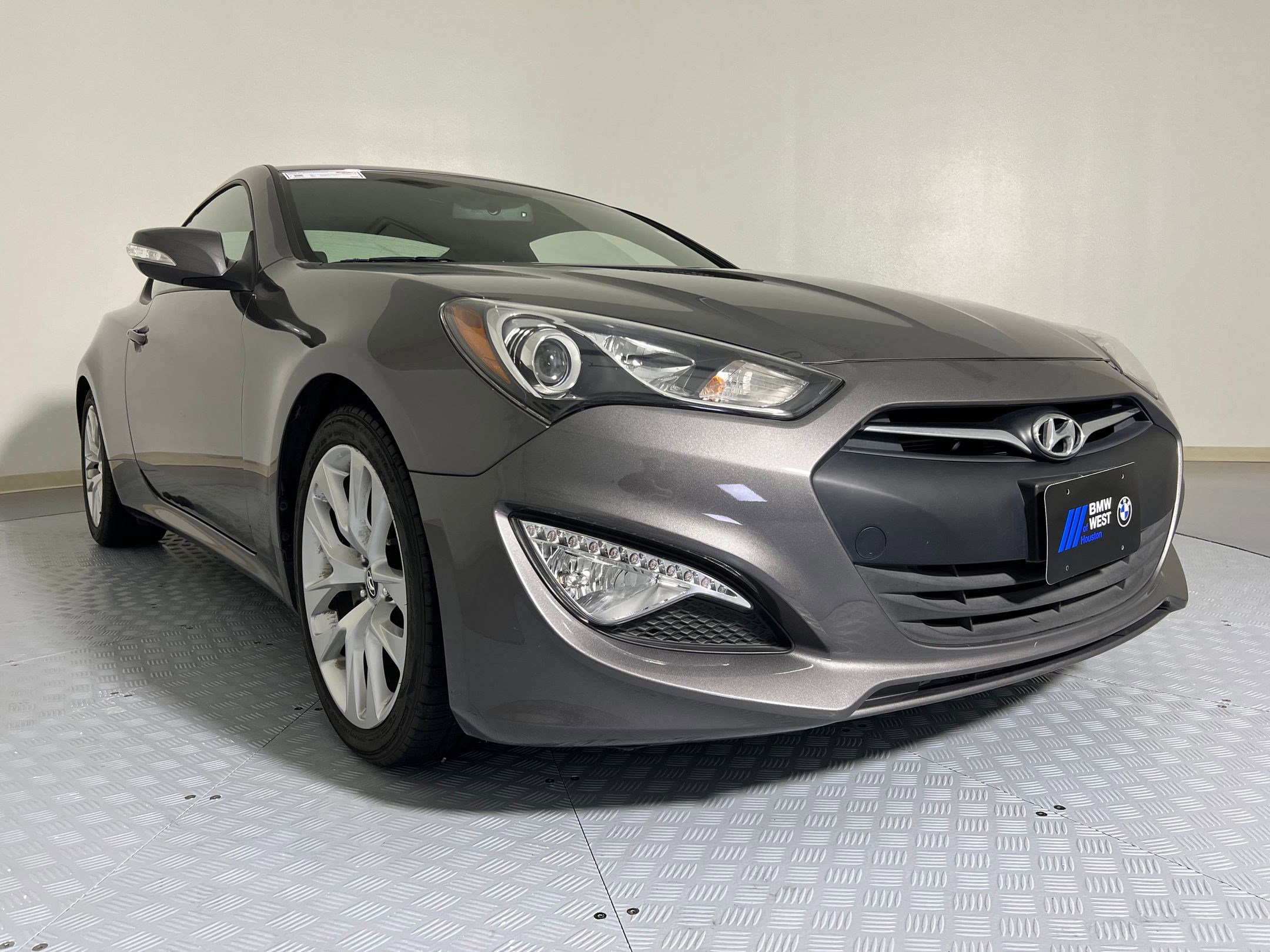 Used 2013 Hyundai Genesis 3.8 image 7