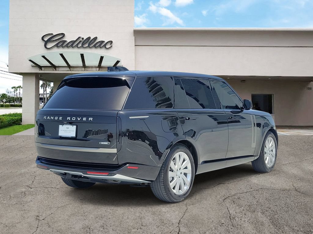 Used 2025 Land Rover Range Rover Long Wheelbase SE AWD/4WD image 4