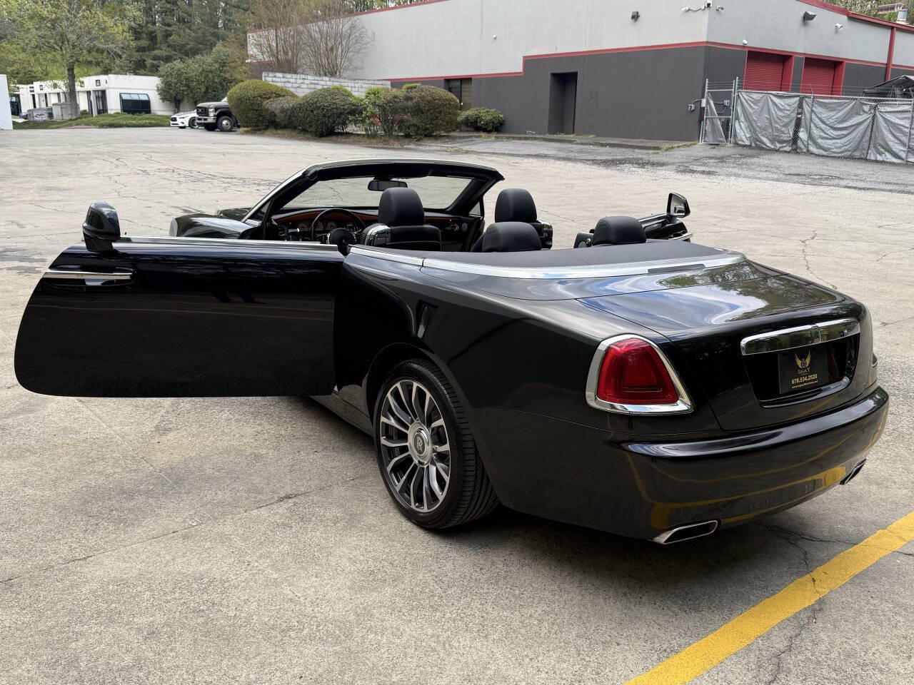 Used 2018 Rolls-Royce Dawn RWD image 20