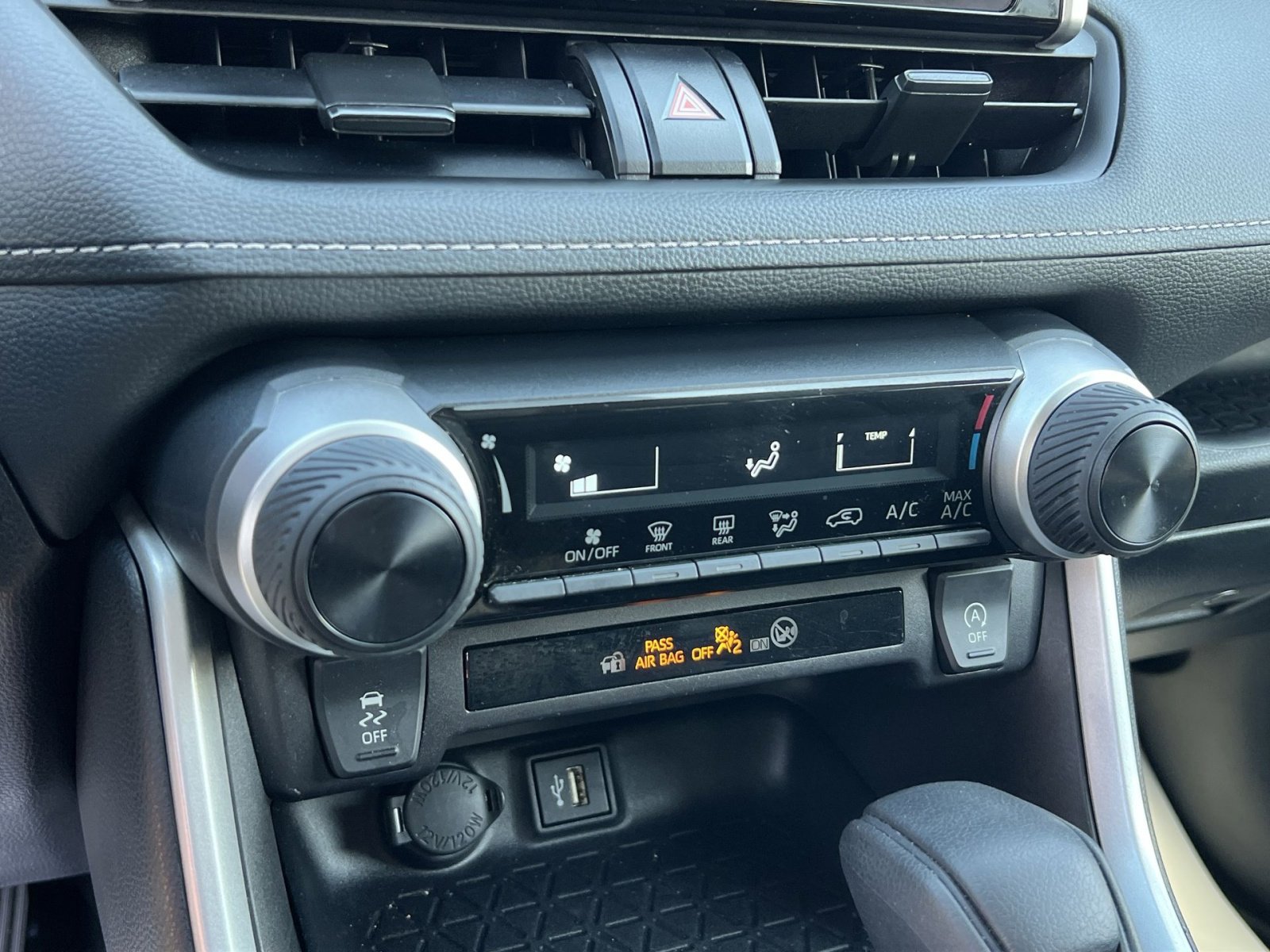 Used 2024 Toyota RAV4 LE image 21