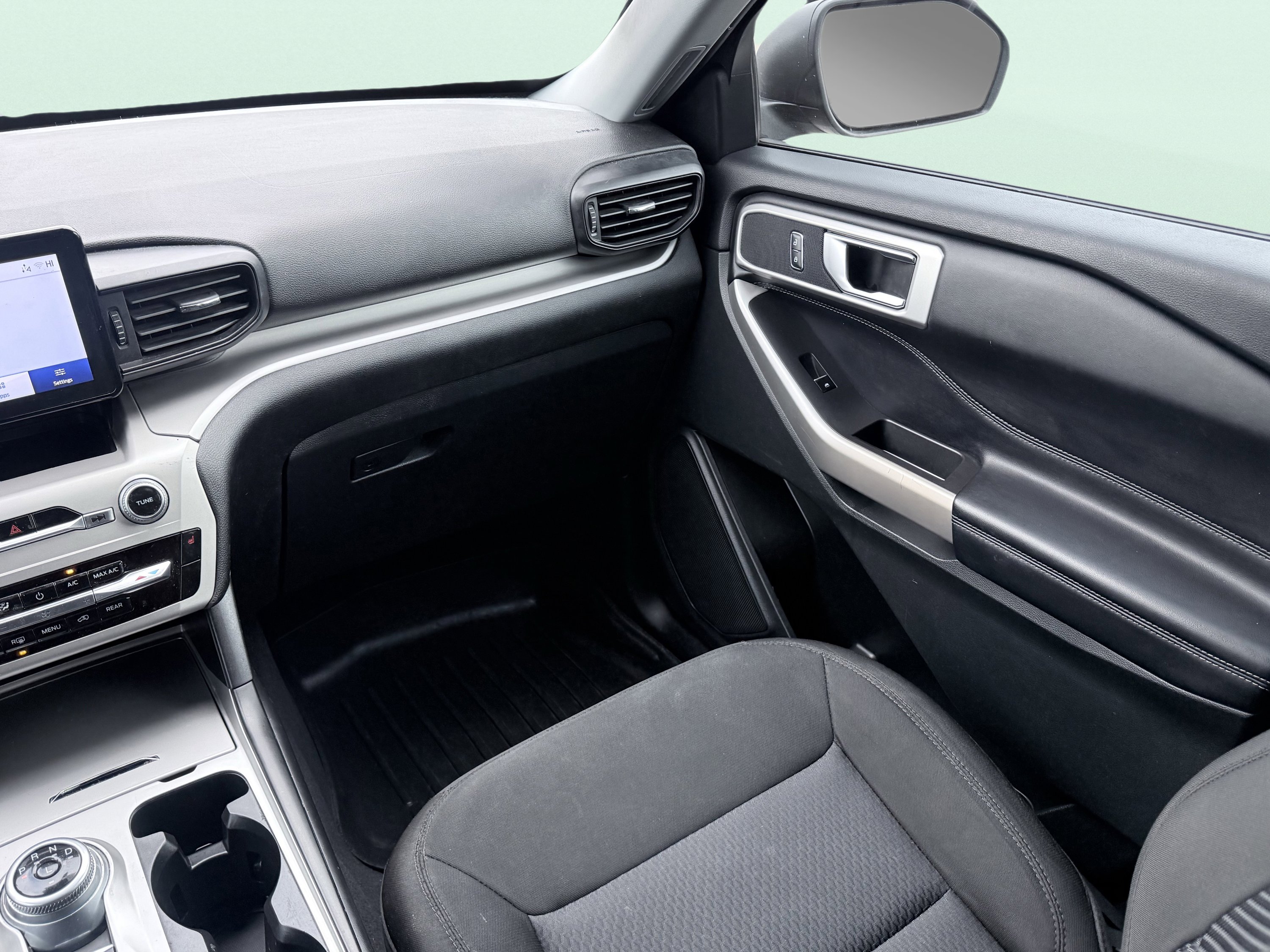 Used 2022 Ford Explorer XLT image 61