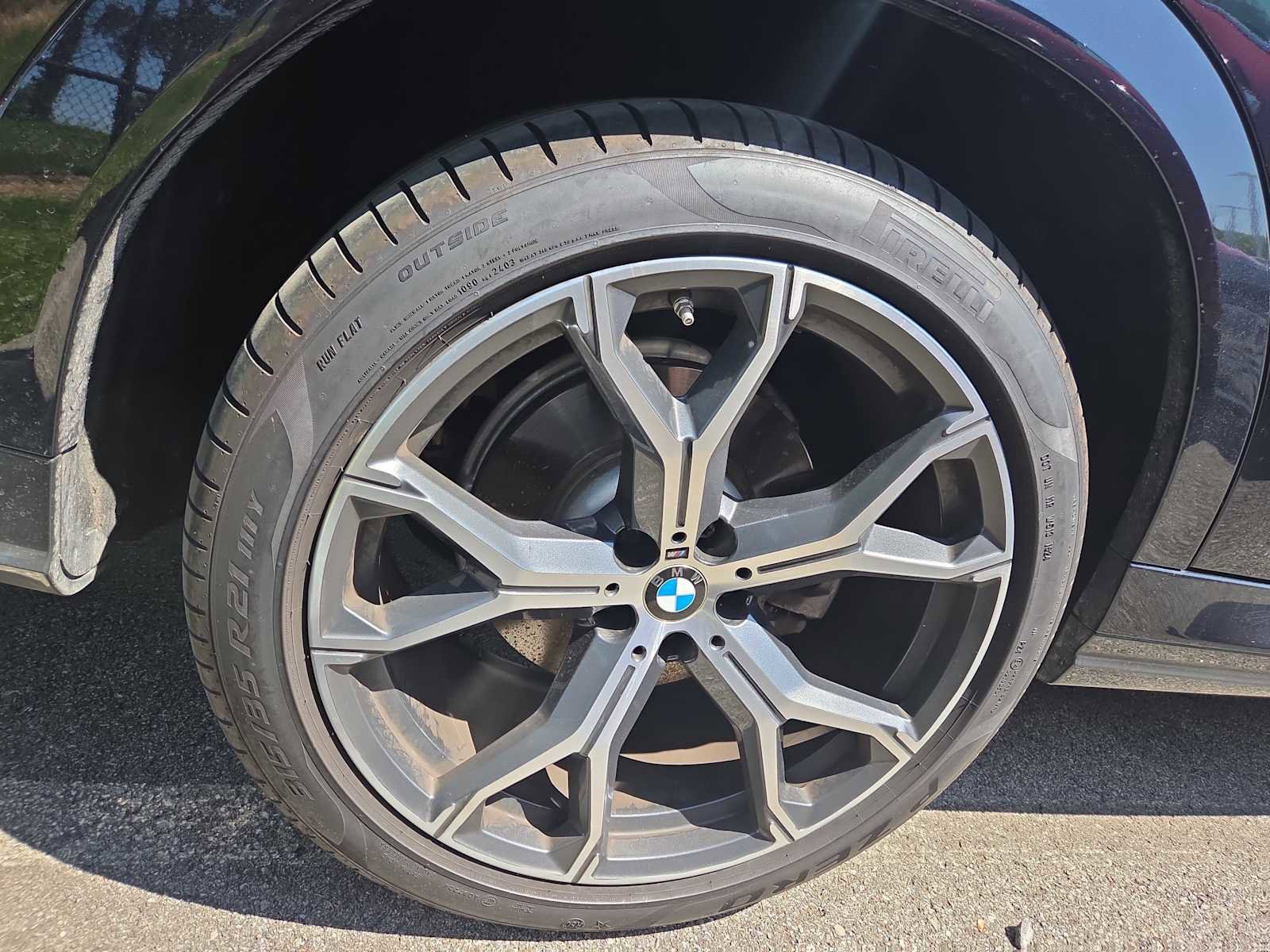 Used 2021 BMW X6 xDrive40i w/ M Sport Package image 4