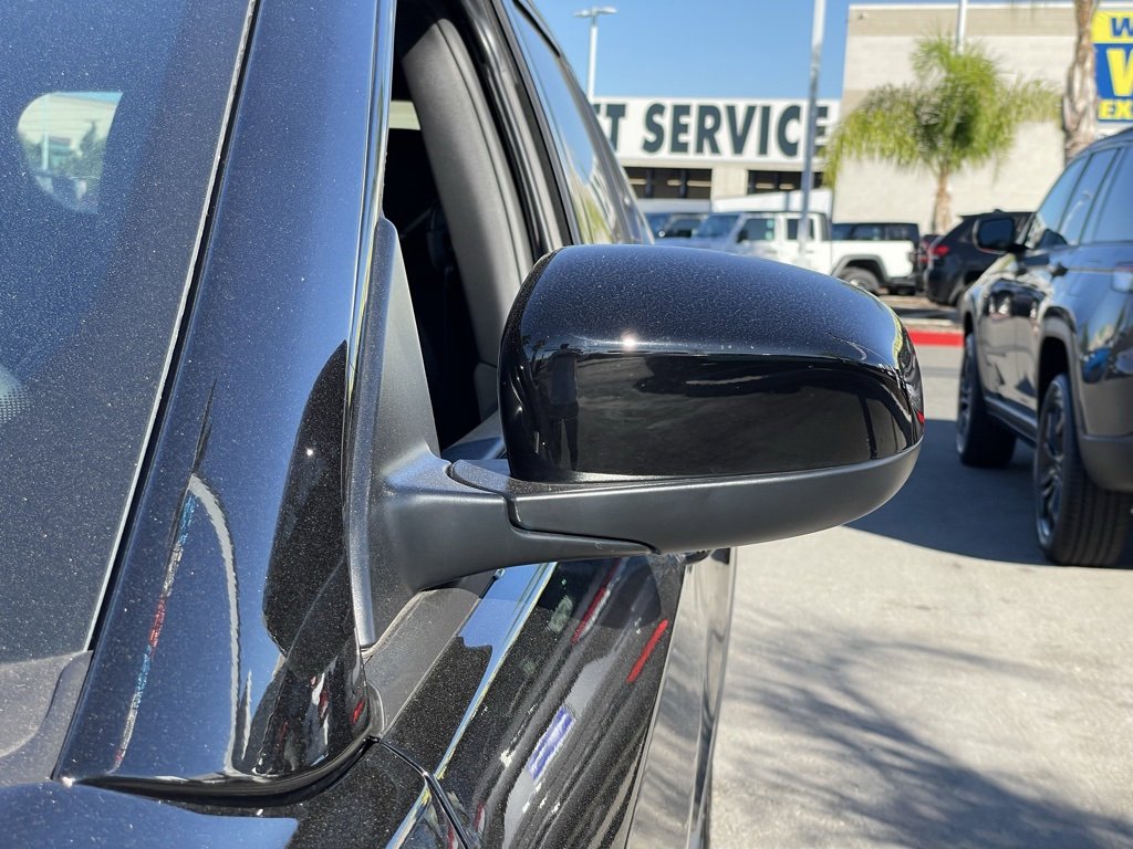 New 2026 Jeep Compass Latitude image 12