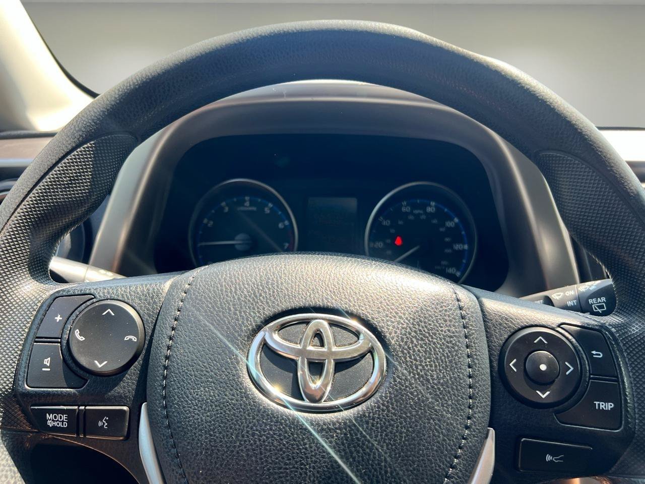 Used 2018 Toyota RAV4 LE w/ All Weather Liner Package AWD/4WD image 15