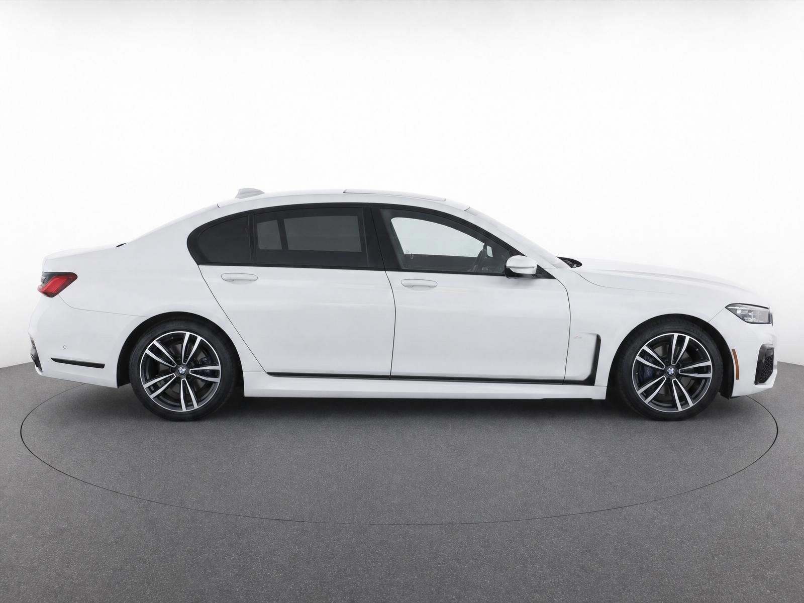 Used 2020 BMW 750i xDrive w/ Executive Package AWD/4WD image 6