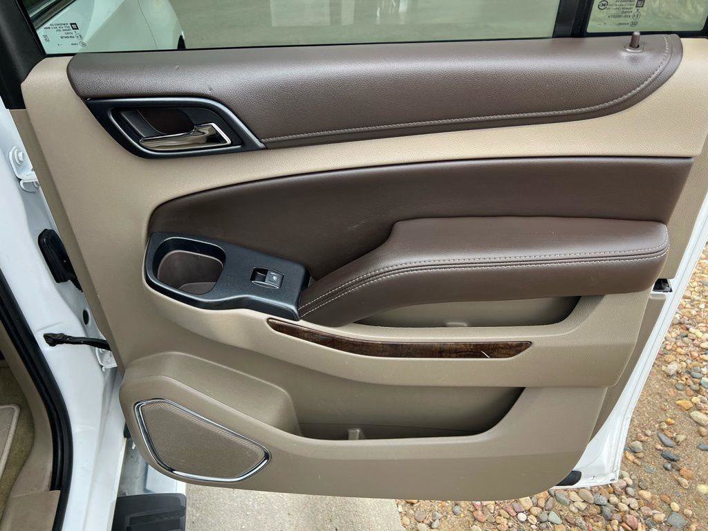 Used 2018 Chevrolet Suburban LT w/ LT Signature Package image 27