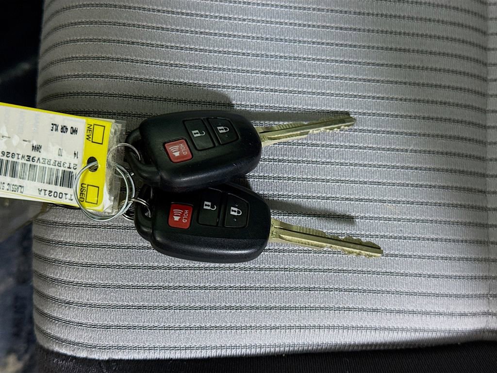 Used 2014 Toyota RAV4 XLE AWD/4WD image 31