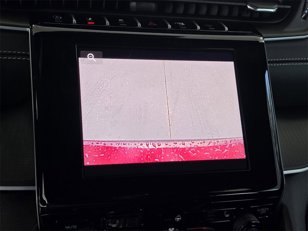 New 2025 Jeep Grand Cherokee L Altitude image 16