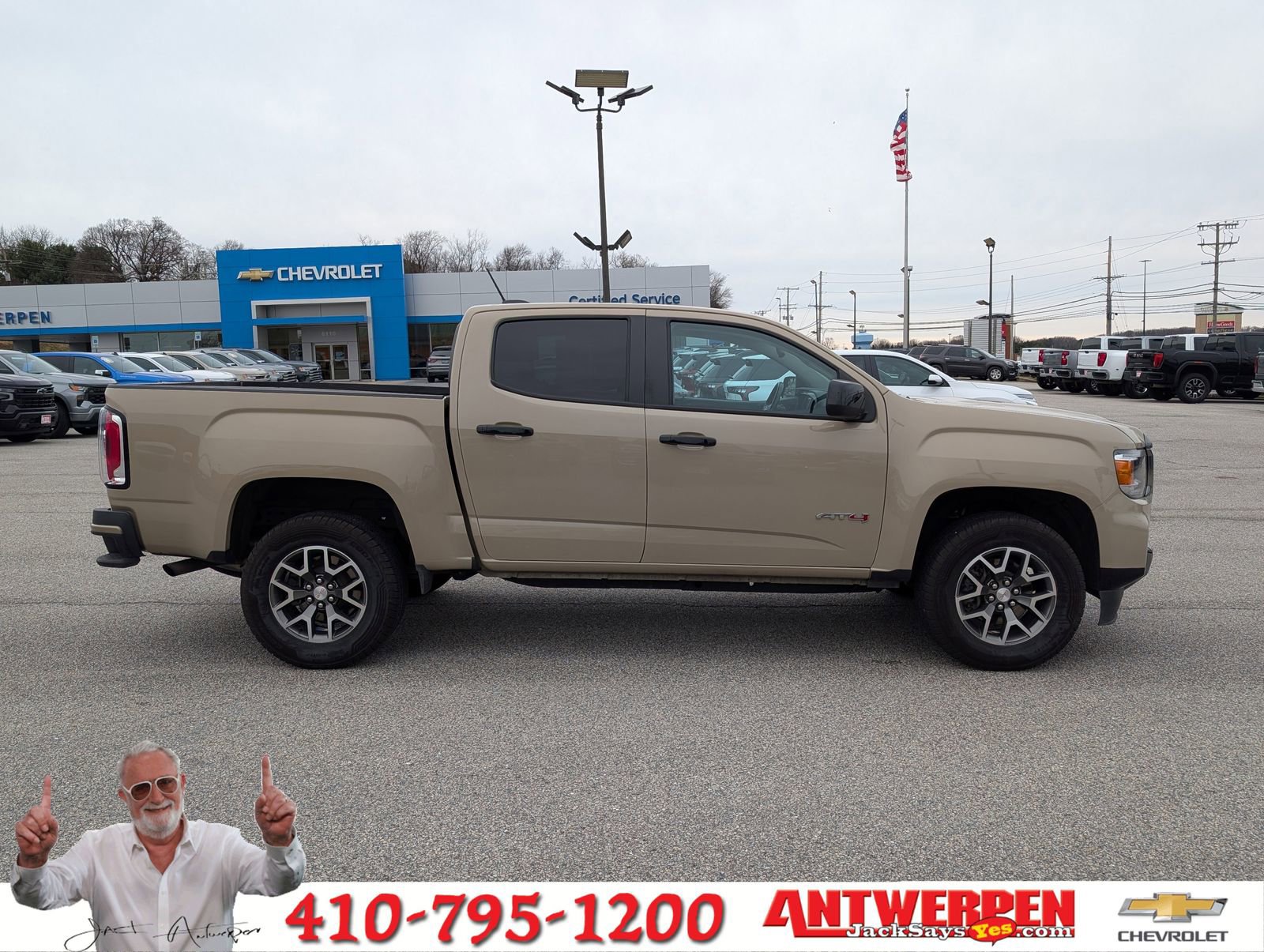 Used 2022 GMC Canyon AT4 w/ Trailering Package image 2
