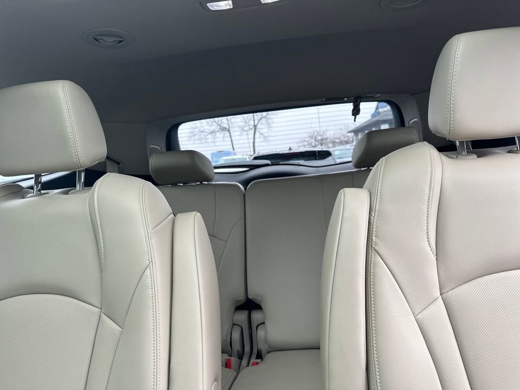 Used 2020 Buick Enclave Premium w/ Sun and Sites Package image 27