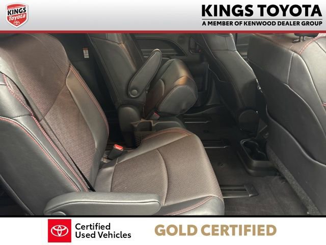Used 2025 Toyota Sienna XSE w/ XSE Premium Package image 15