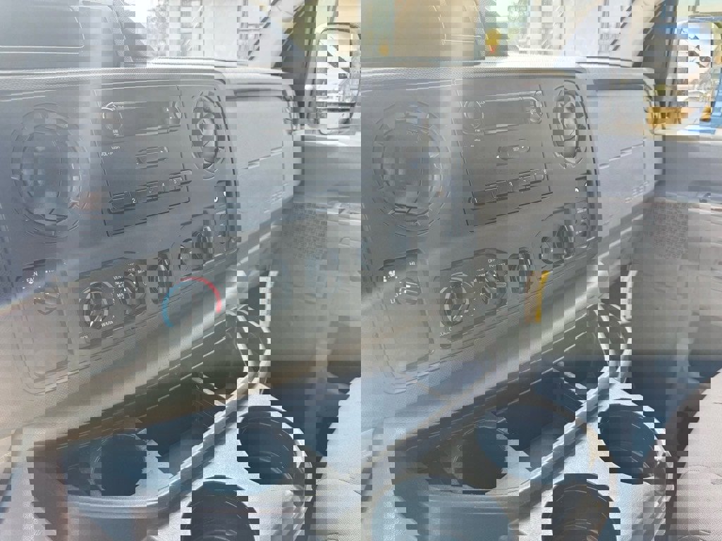 Used 2014 Ford E-250 and Econoline 250 w/ Power Group image 14