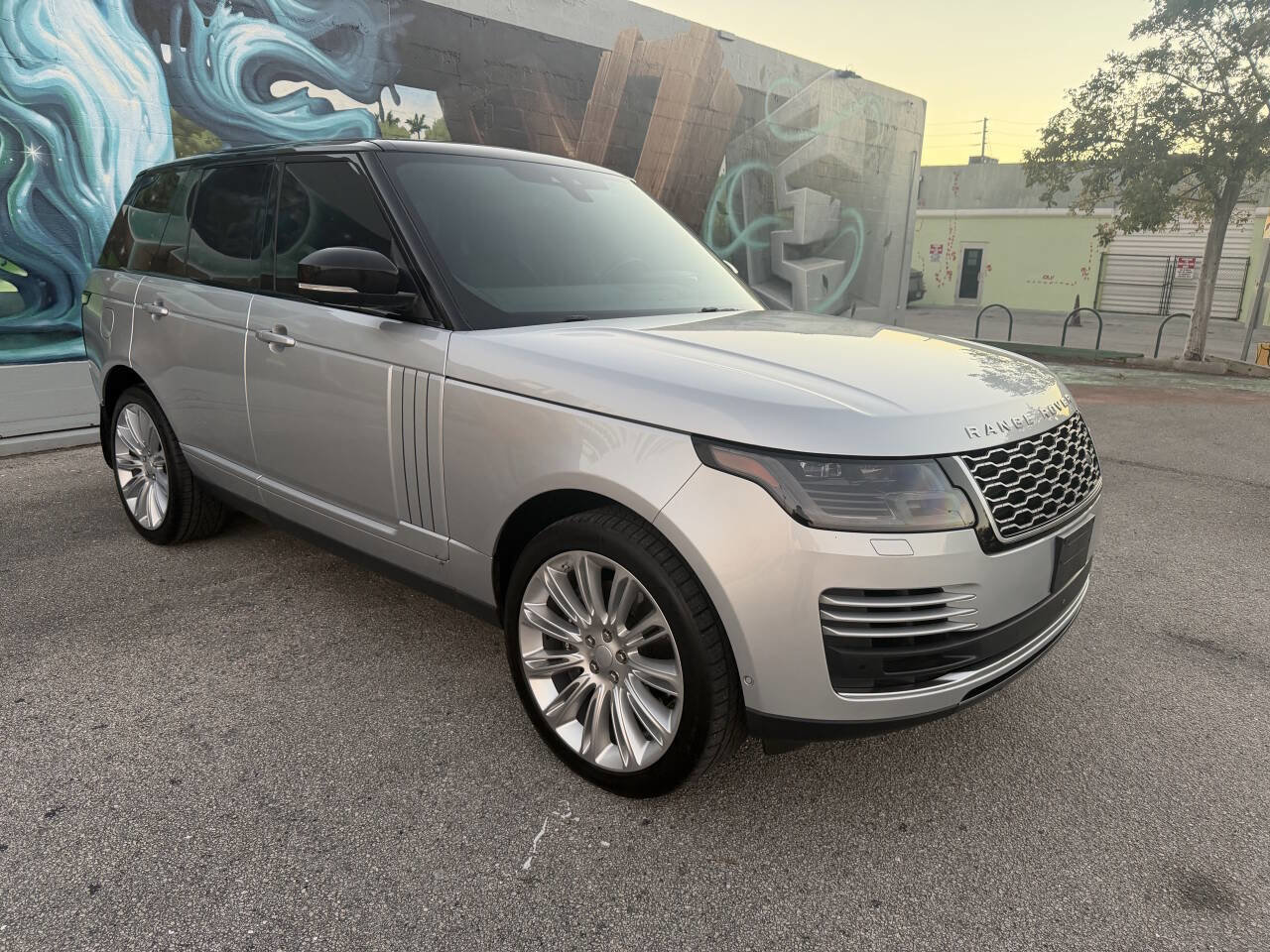 Used 2018 Land Rover Range Rover Supercharged AWD/4WD image 5