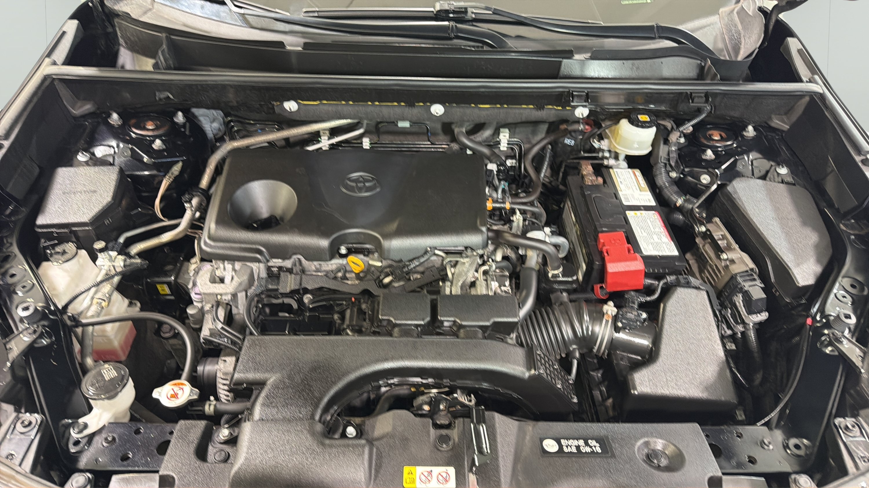 Used 2019 Toyota RAV4 XLE Premium AWD/4WD image 23