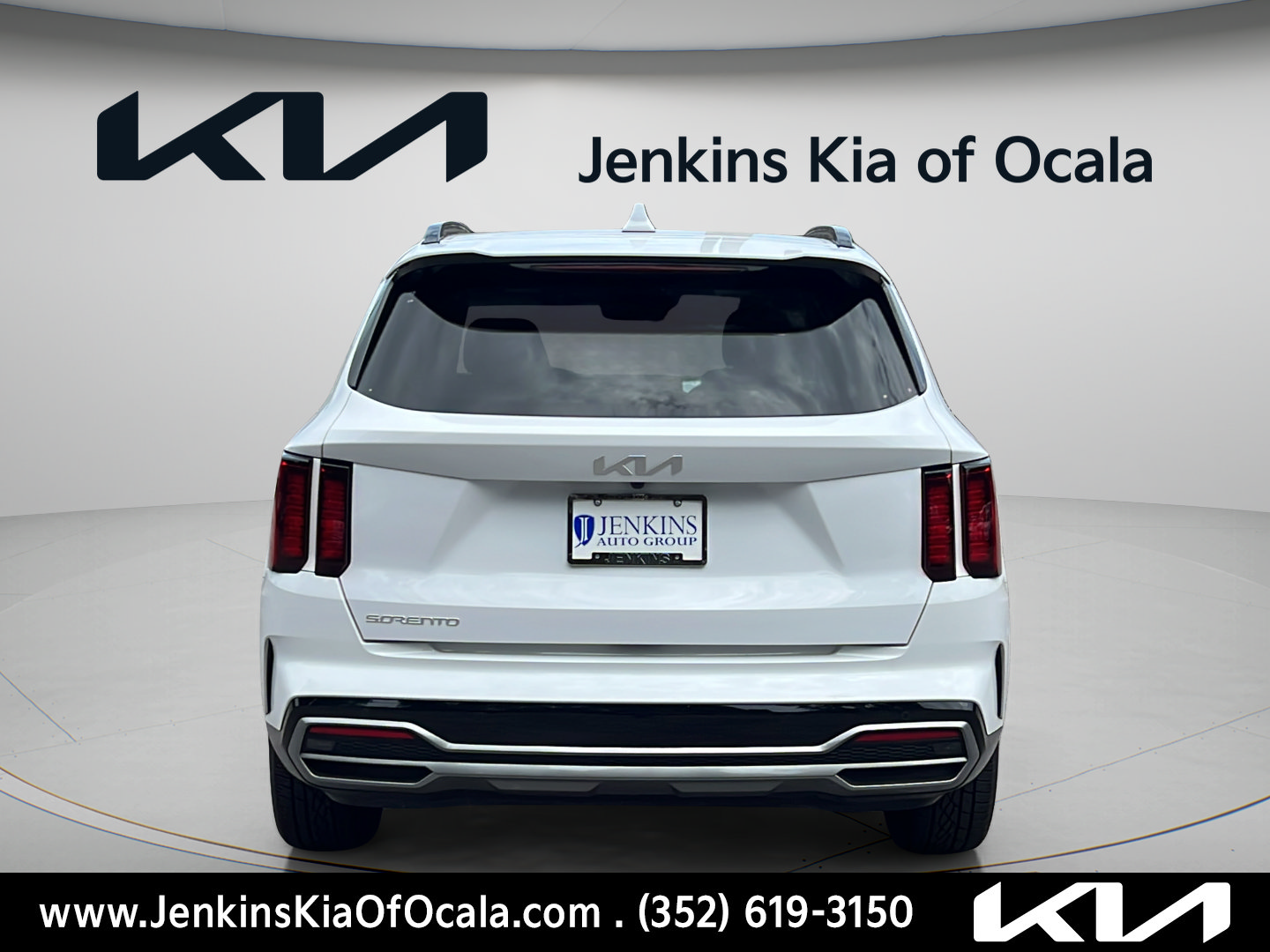 Used 2023 Kia Sorento EX w/ Panoramic Sunroof Package FWD image 4