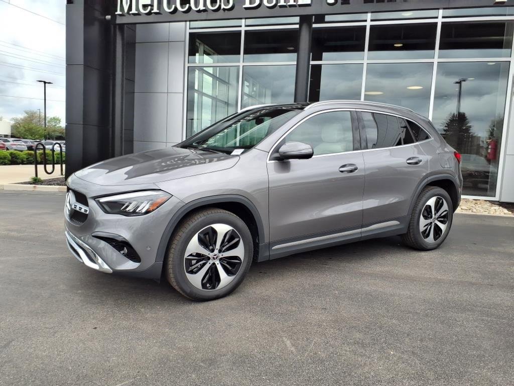 Certified 2025 Mercedes-Benz GLA 250 4MATIC image 2