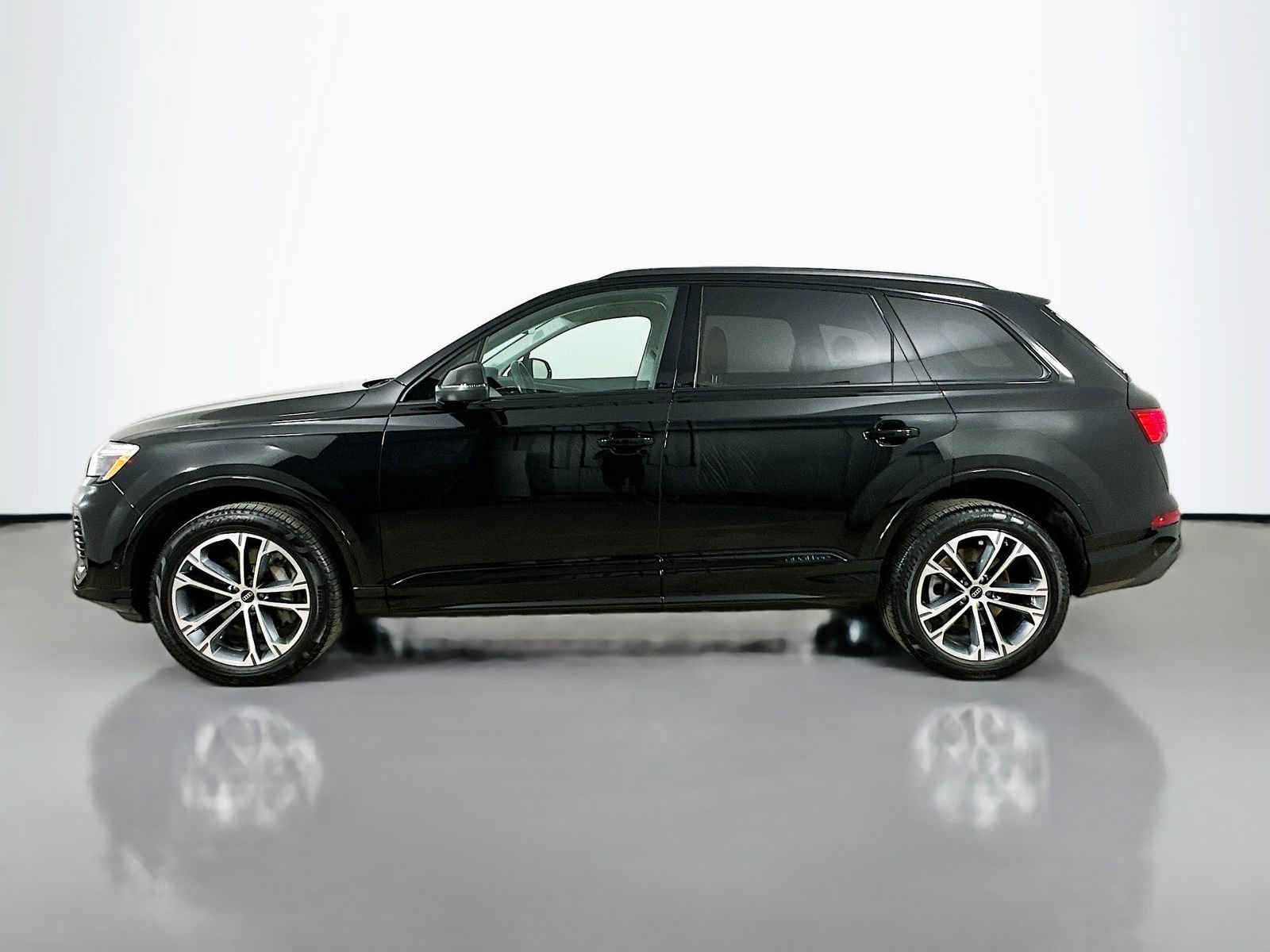 Used 2025 Audi Q7 2.0T Premium Plus AWD/4WD image 8