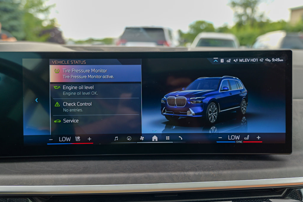 Used 2024 BMW X7 xDrive40i w/ Premium Package AWD/4WD image 63