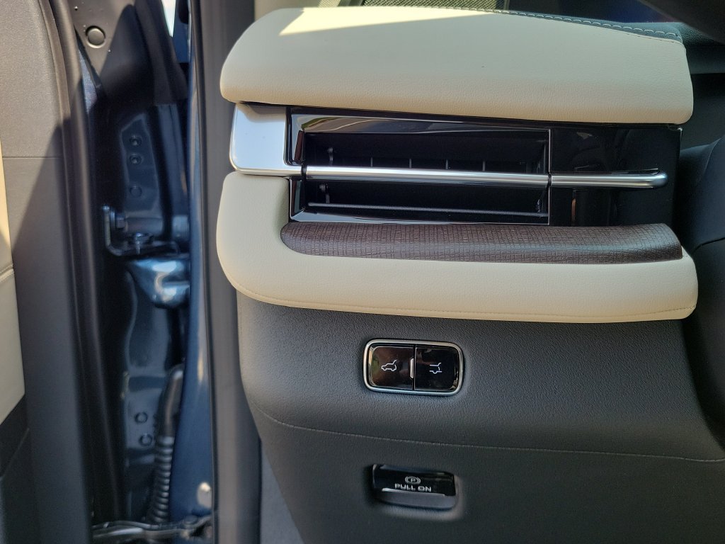 New 2027 Lincoln Navigator L Reserve AWD/4WD image 23