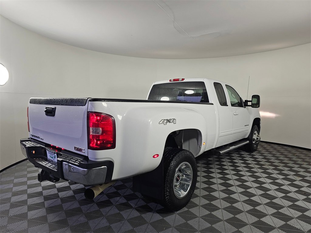 Used 2011 GMC Sierra 3500 SLT w/ SLT Convenience Package image 7