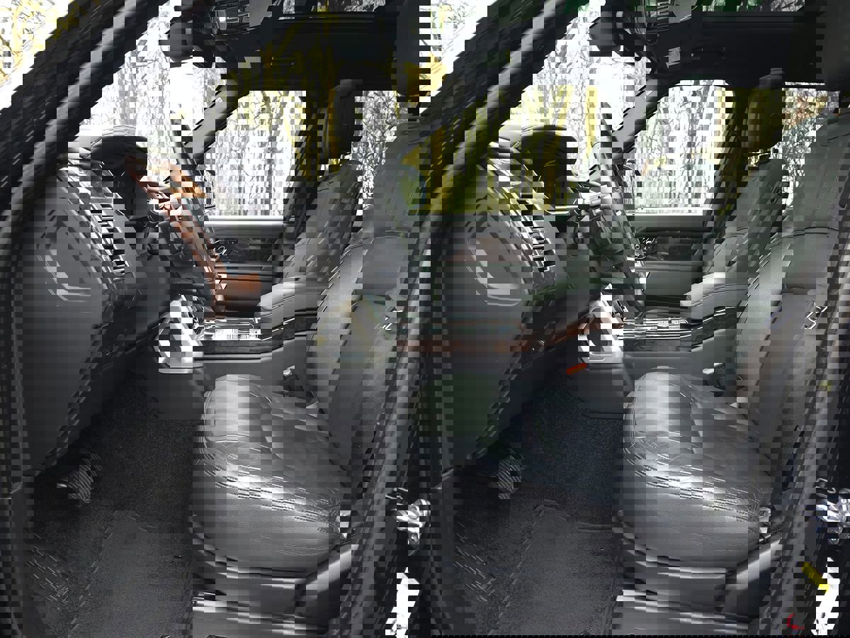 Used 2020 Land Rover Range Rover image 11