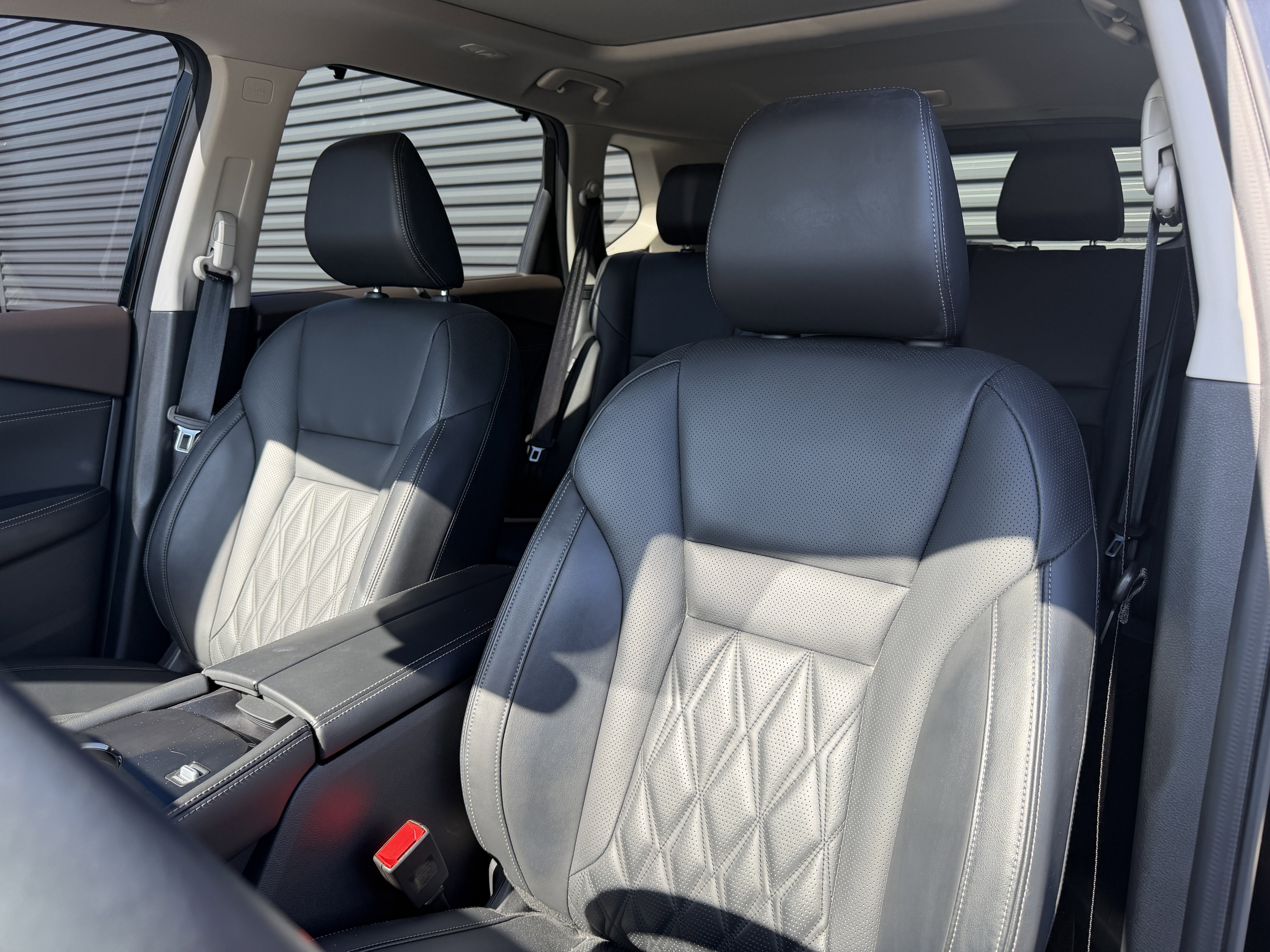 Used 2022 Nissan Rogue Platinum w/ Head-Up Display Package image 12