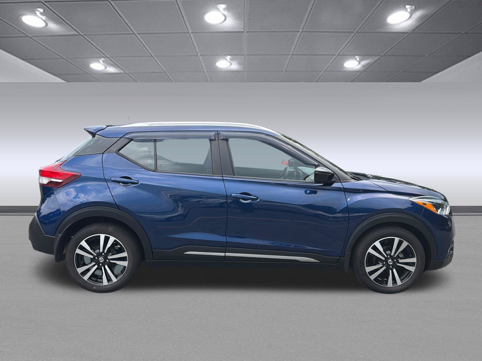 Used 2020 Nissan Kicks SR w/ SR Premium Package FWD image 4