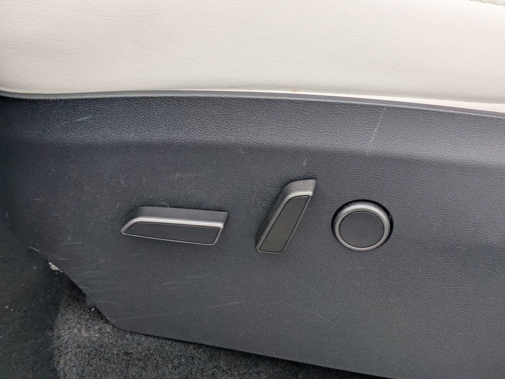 Used 2024 Tesla Model Y Long Range image 24