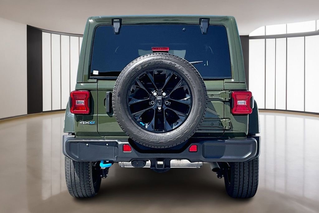 Used 2022 Jeep Wrangler Unlimited Sahara AWD/4WD image 5