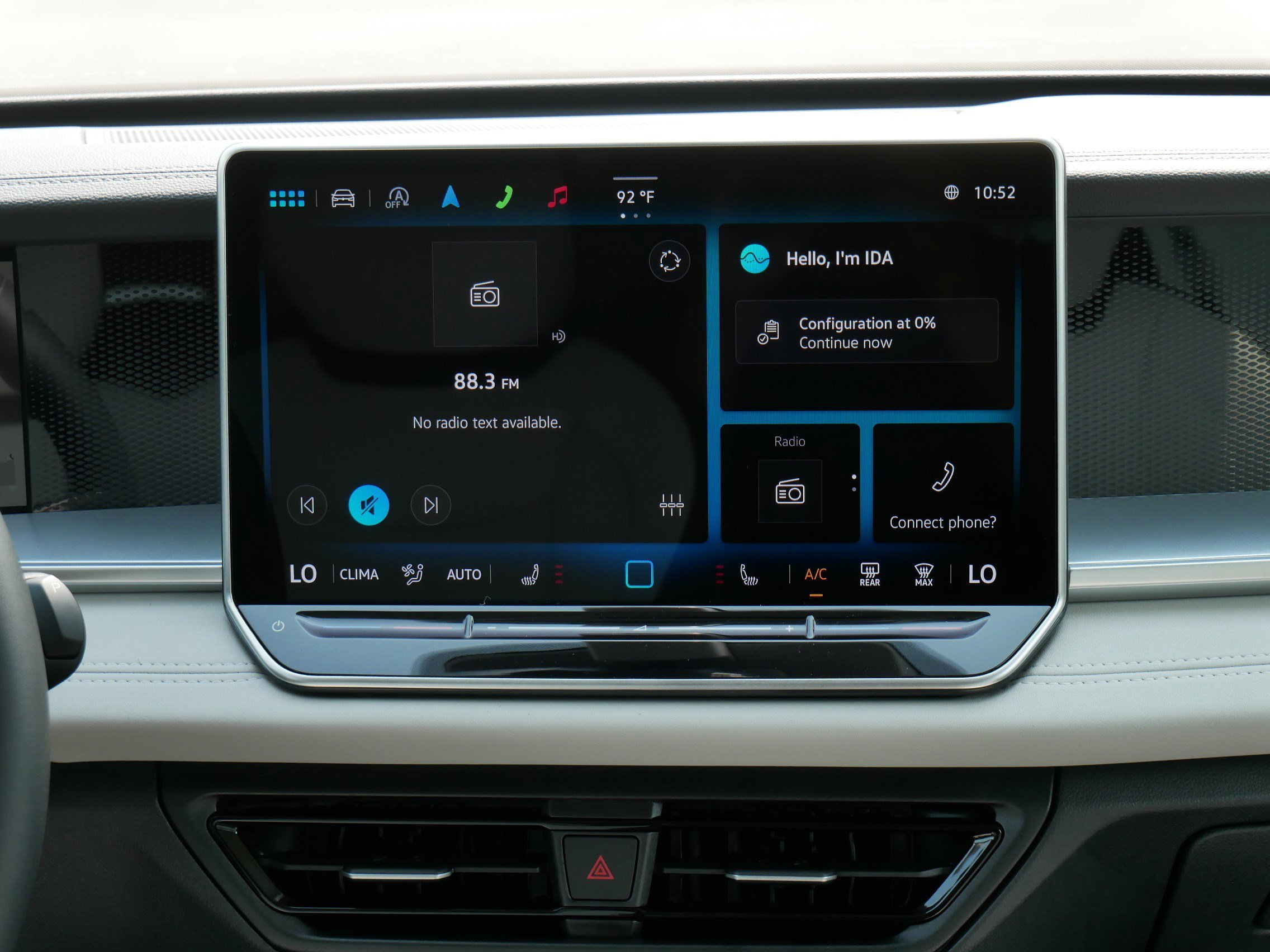 Certified 2025 Volkswagen Tiguan SE image 10