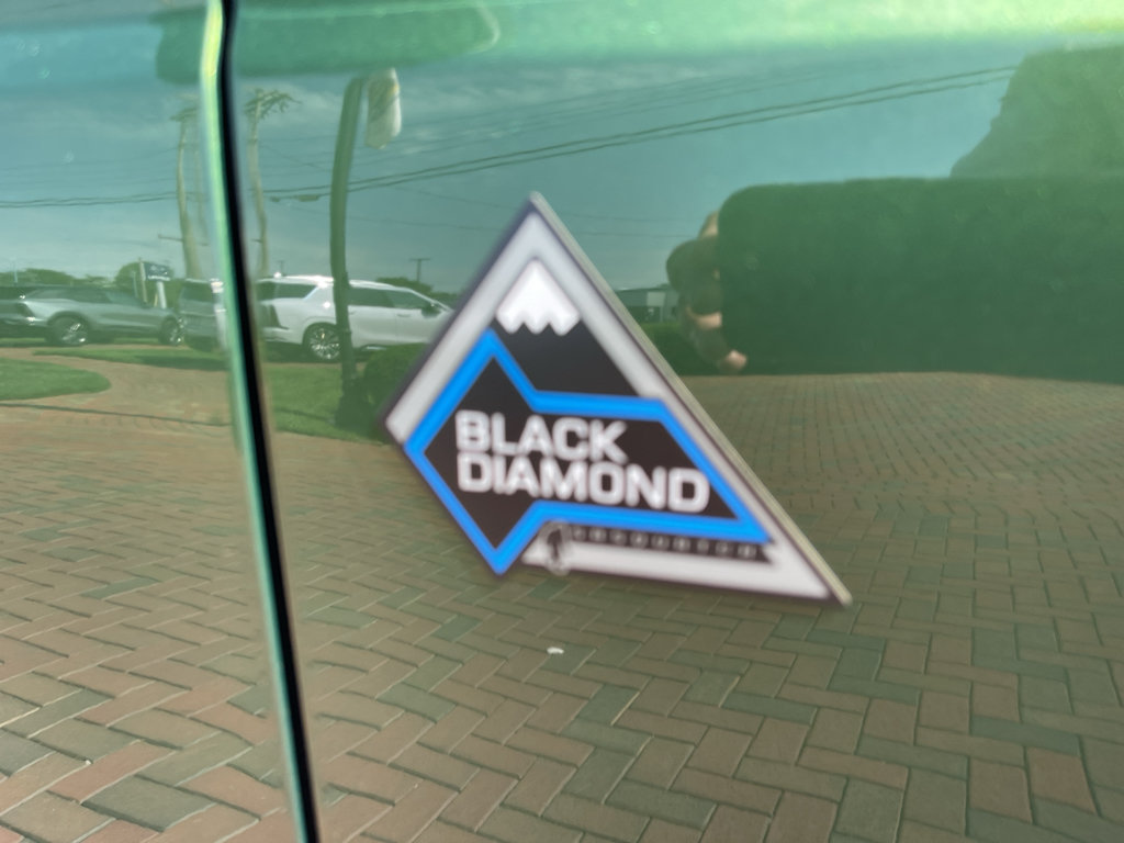 Used 2023 Ford Bronco Black Diamond w/ Sasquatch Package AWD/4WD image 6