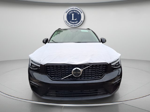 New 2026 Volvo XC40 B5 Plus w/ Protection Package Premier AWD/4WD image 3