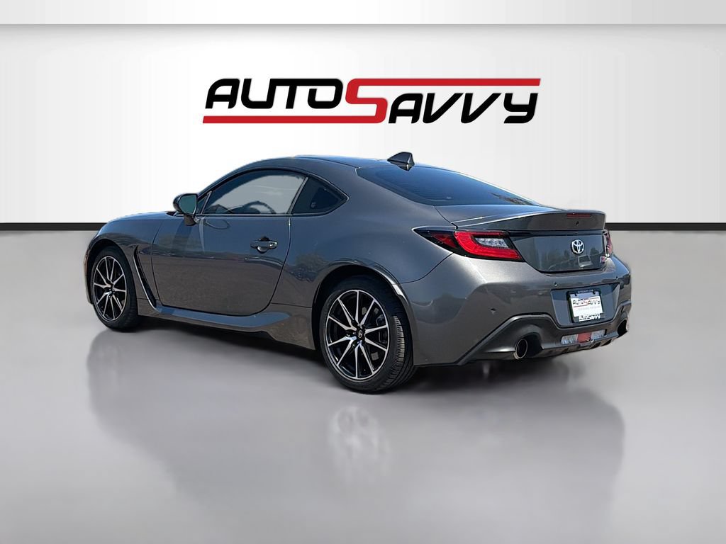 Used 2023 Toyota GR86 RWD image 5