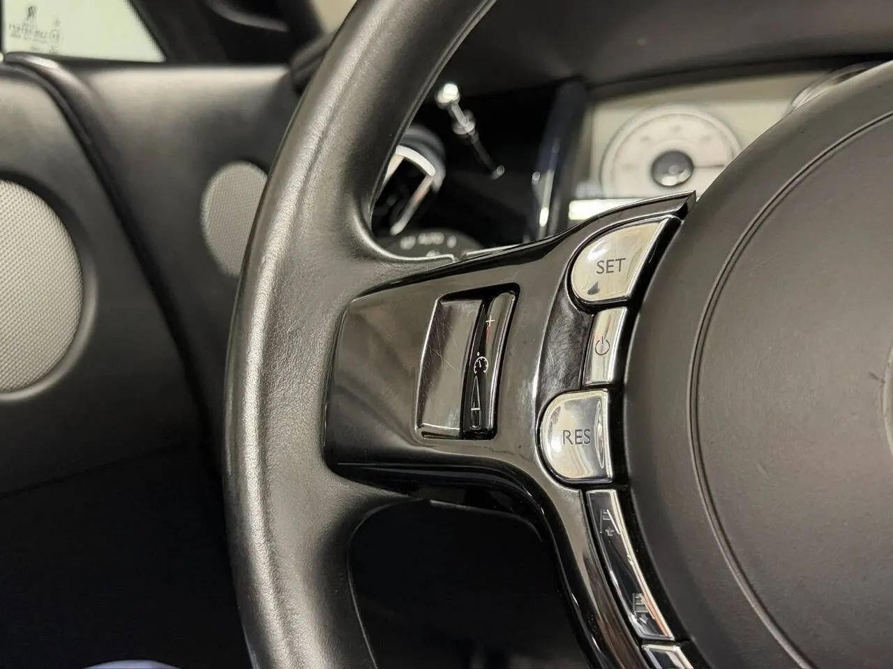 Used 2017 Rolls-Royce Dawn RWD image 16