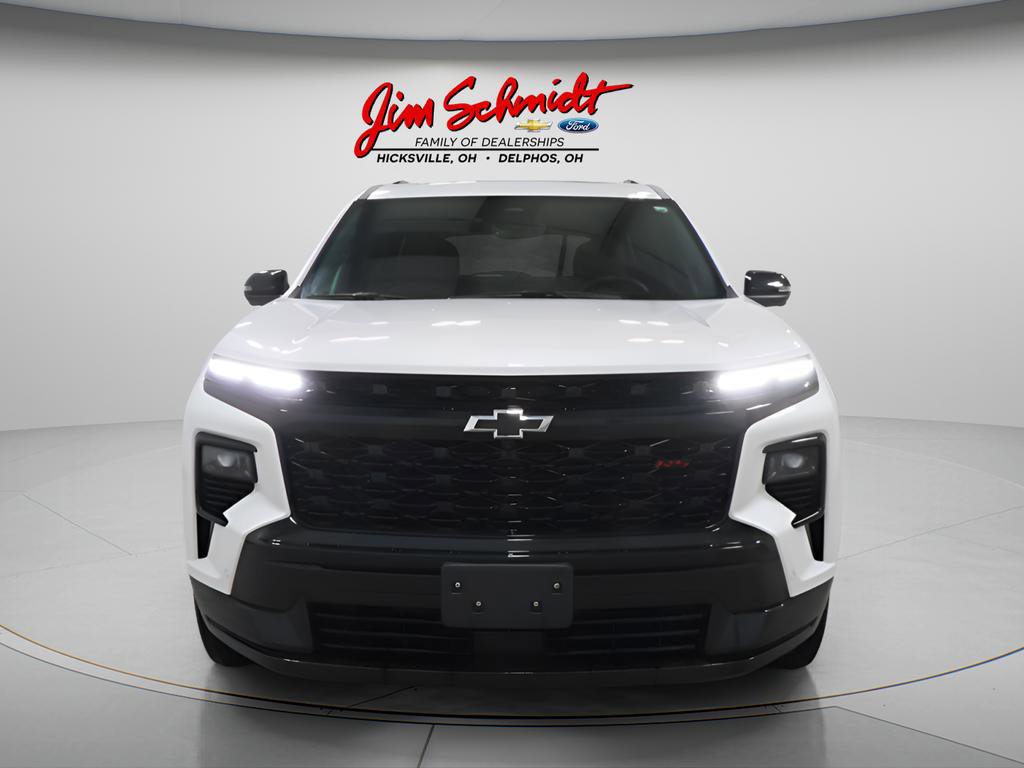 Used 2025 Chevrolet Traverse RS AWD/4WD image 3
