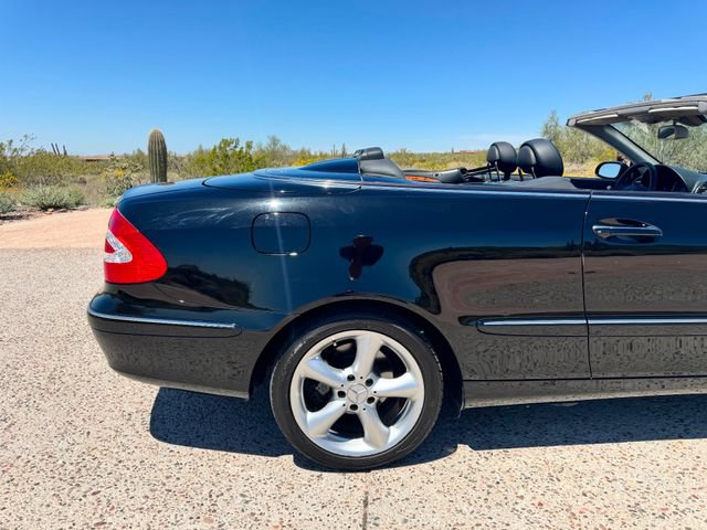 Used 2005 Mercedes-Benz CLK 320 Cabriolet image 28