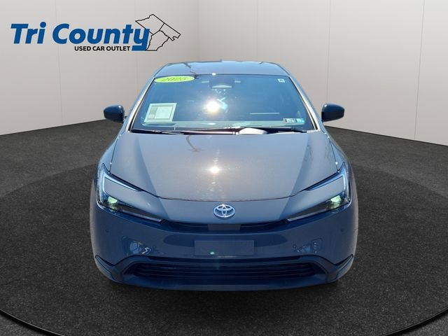 Used 2025 Toyota Prius LE image 2