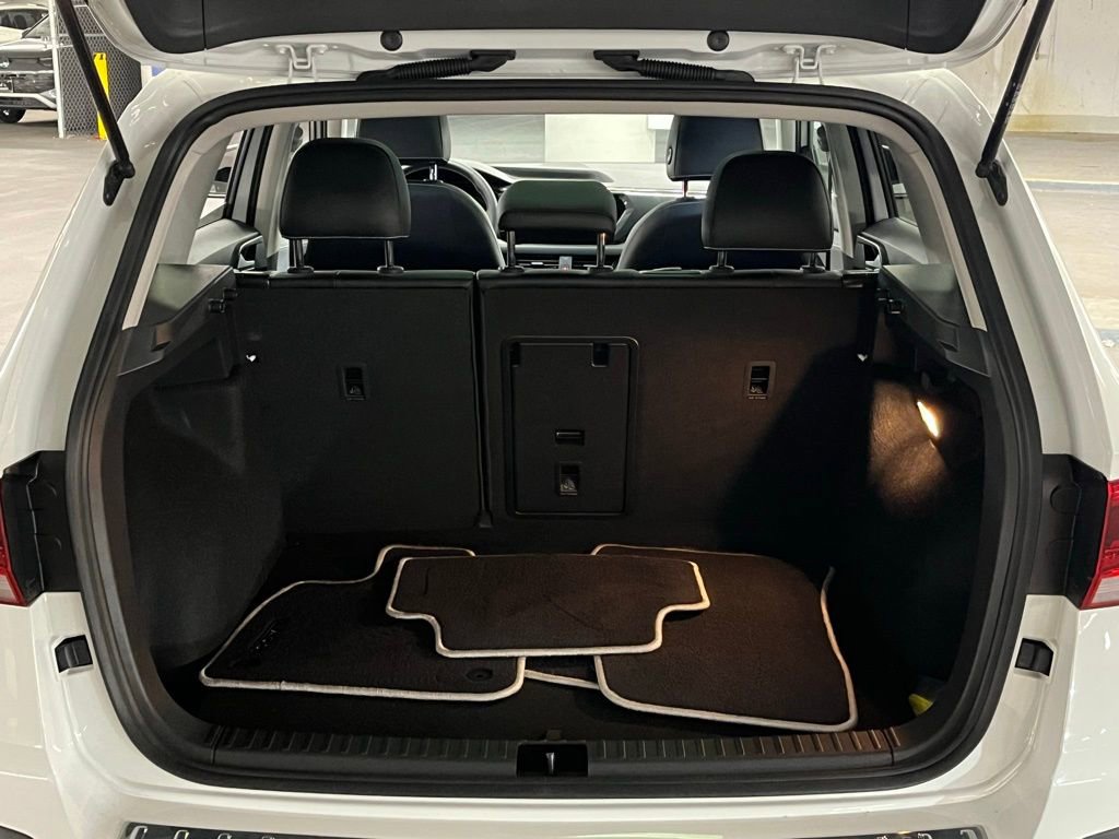 Used 2023 Volkswagen Taos SEL image 38