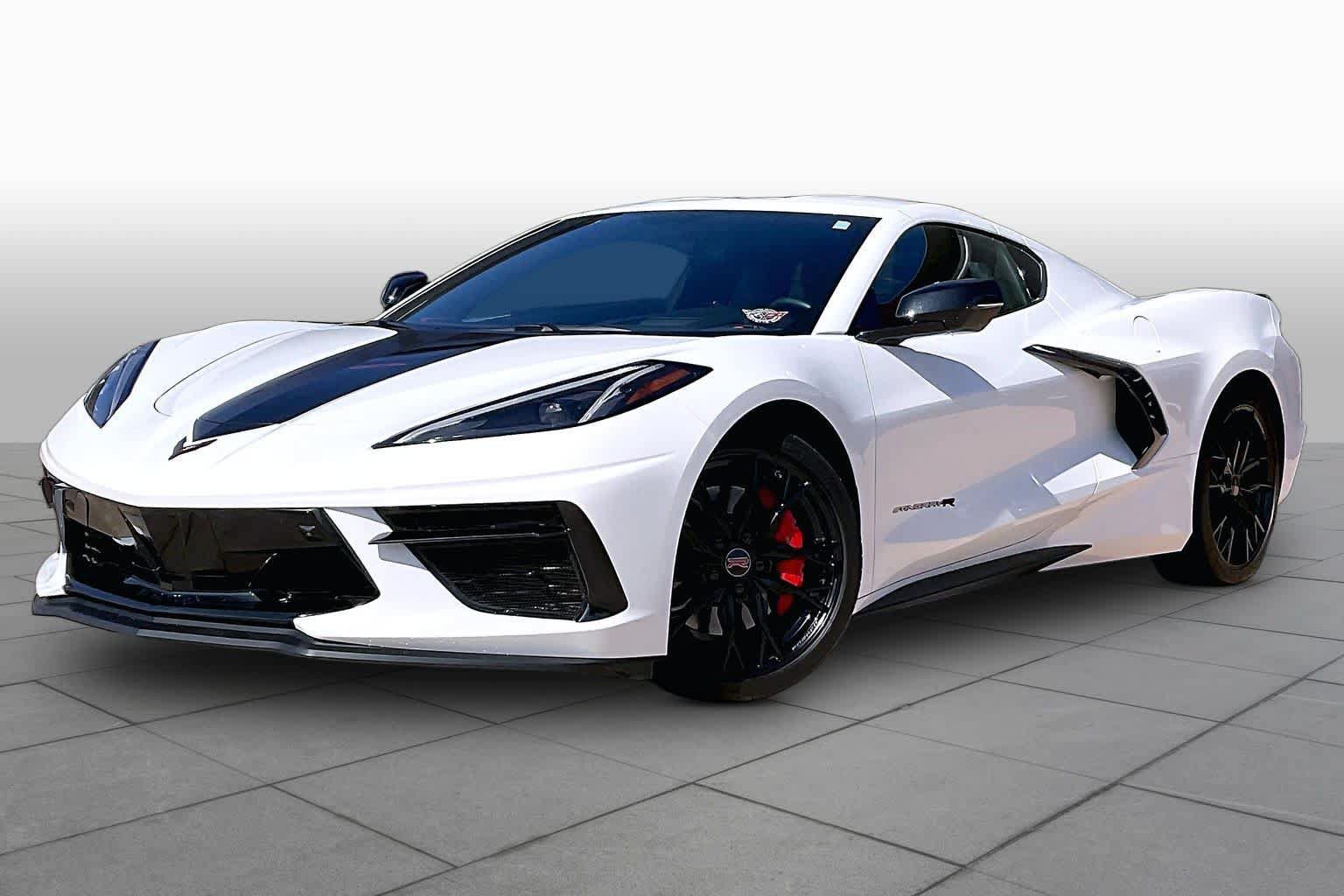 Used 2023 Chevrolet Corvette Stingray Preferred Cpe w/ Z51 Performance Package RWD image 2