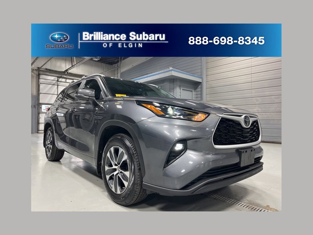 Used 2023 Toyota Highlander XLE AWD/4WD image 1