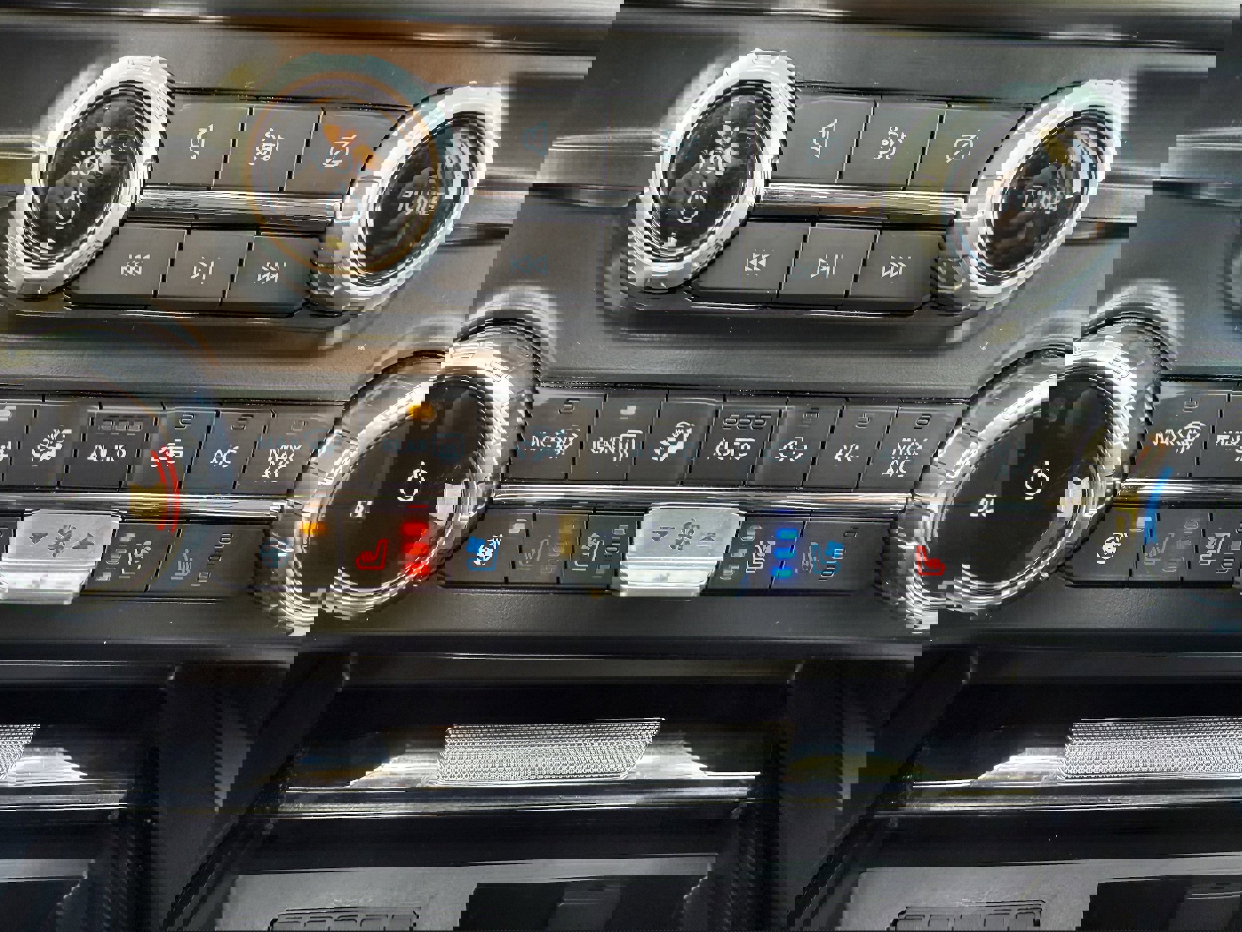 Used 2024 Ford F250 Lariat w/ Lariat Ultimate Package image 24