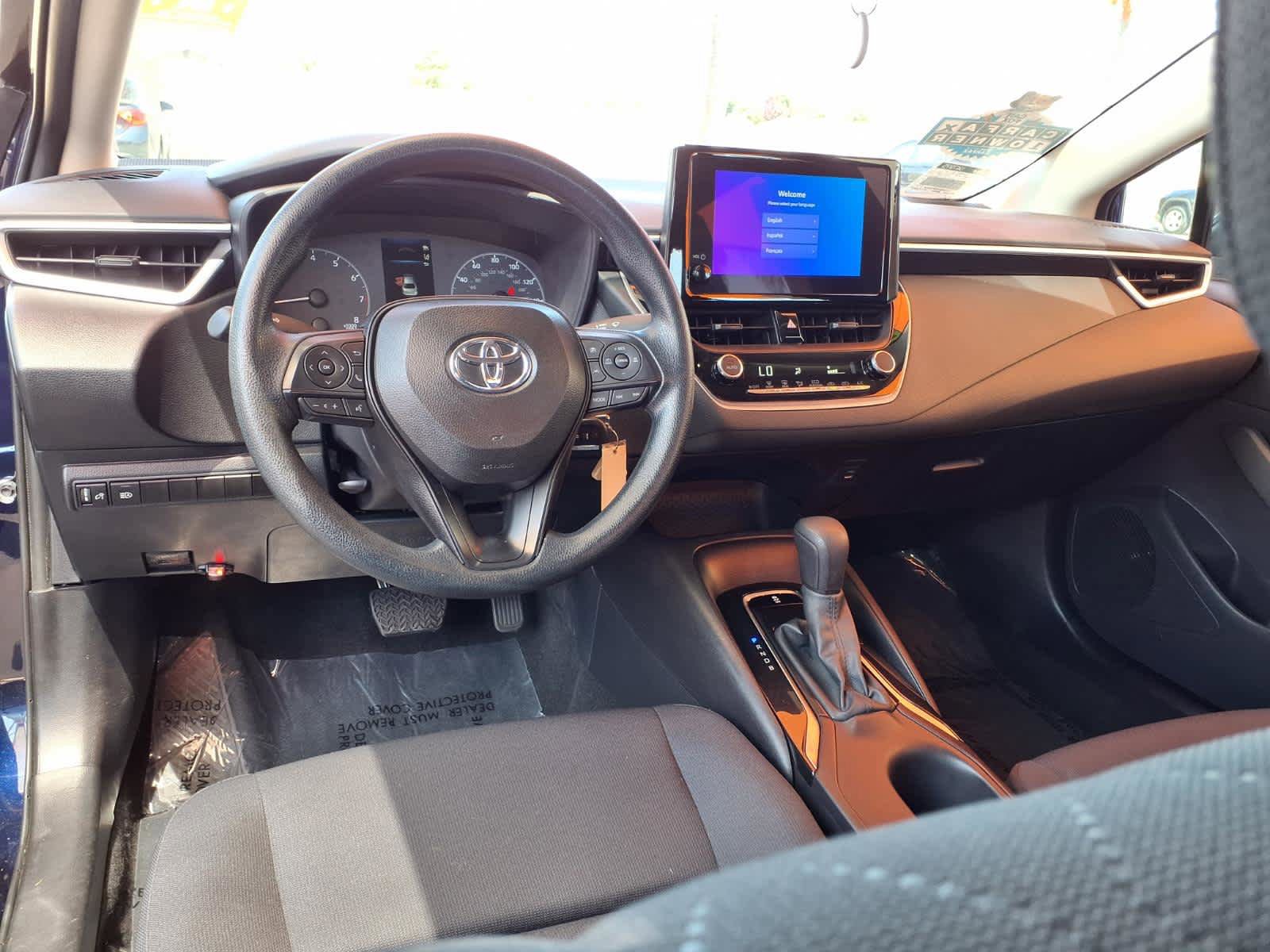 Used 2025 Toyota Corolla LE FWD image 9
