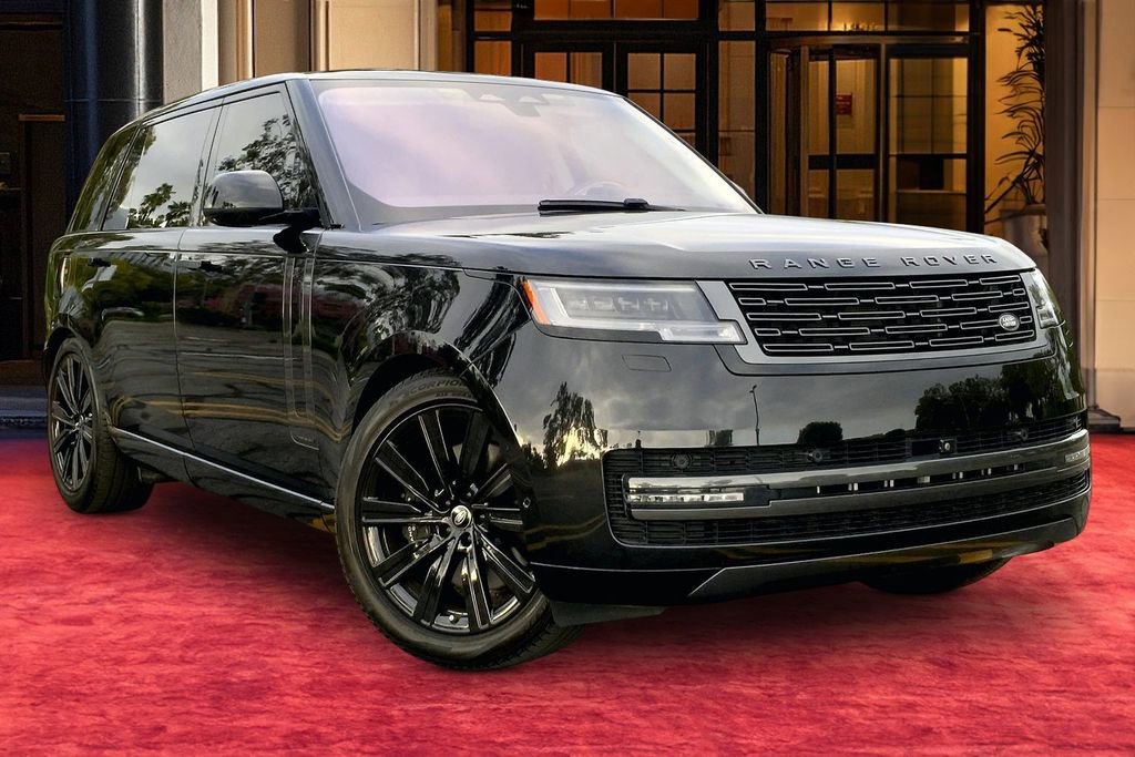 Used 2023 Land Rover Range Rover Long Wheelbase Autobiography image 2