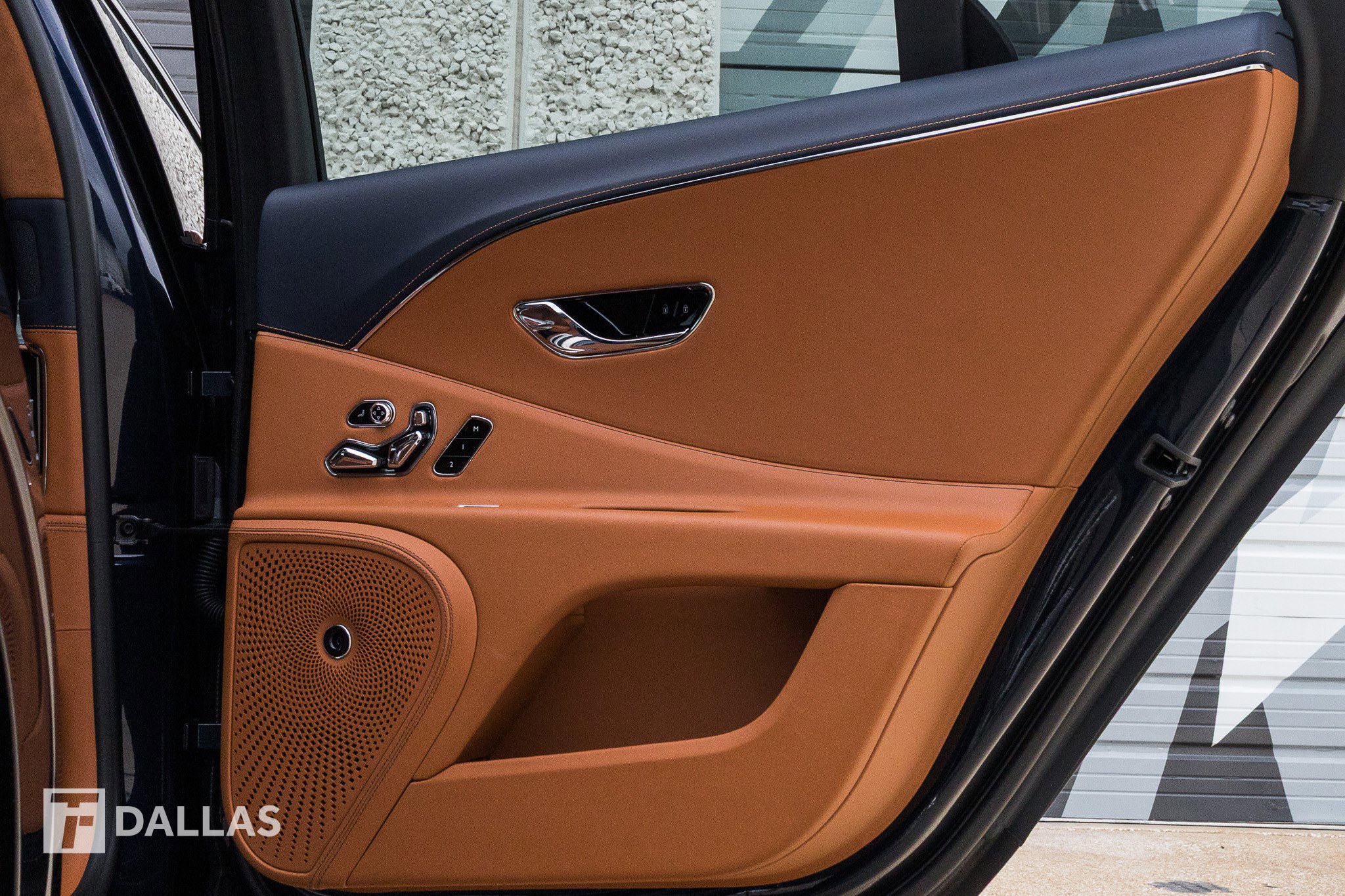 Used 2022 Bentley Flying Spur V8 image 37