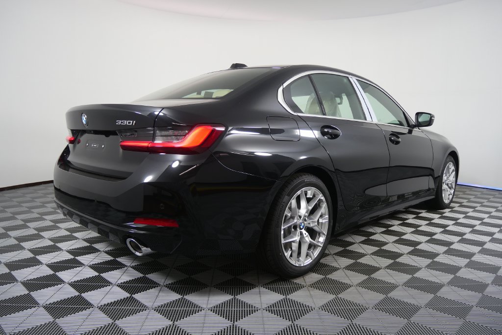 Used 2026 BMW 330i Sedan RWD image 4