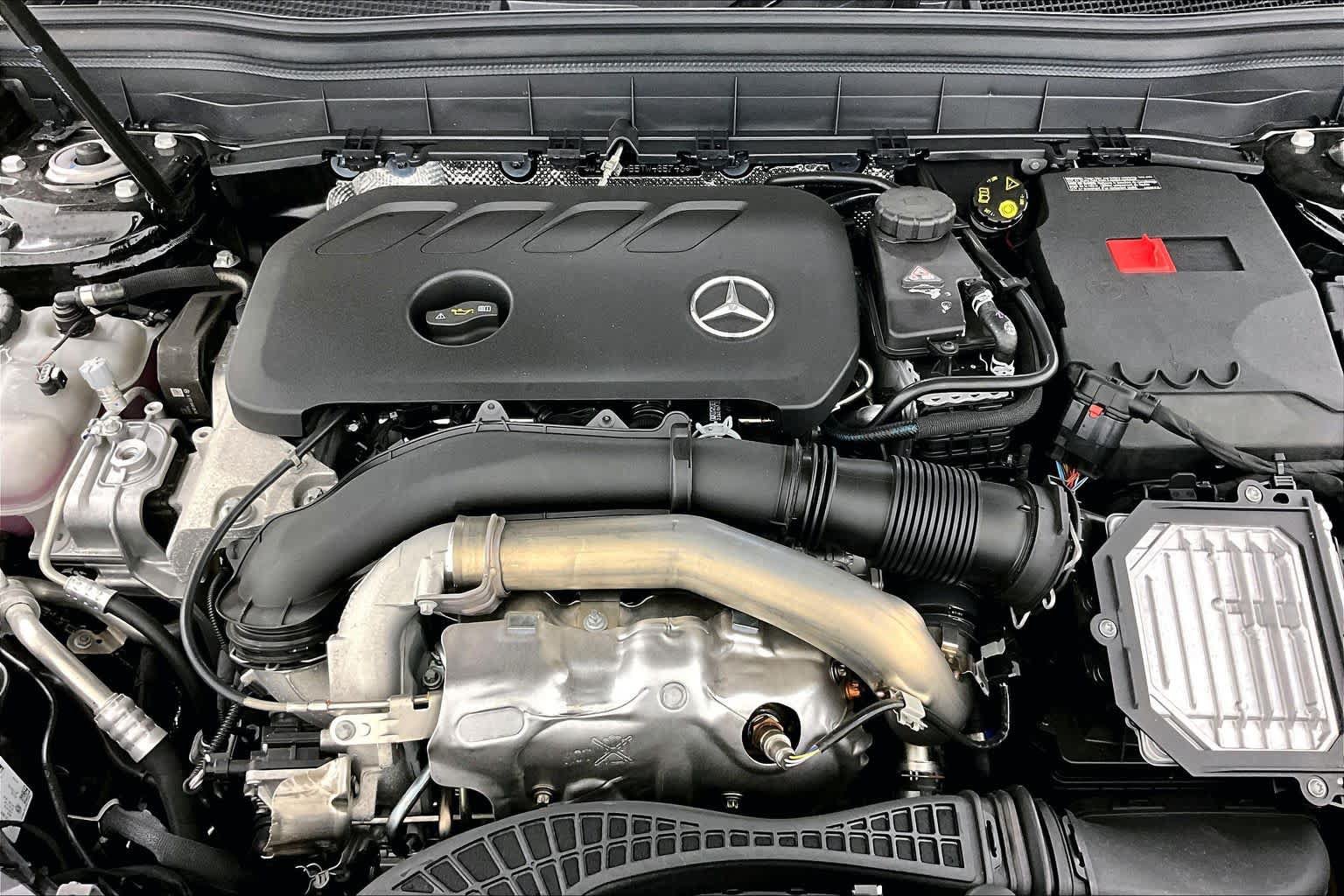 Used 2026 Mercedes-Benz GLB 250 4MATIC image 16