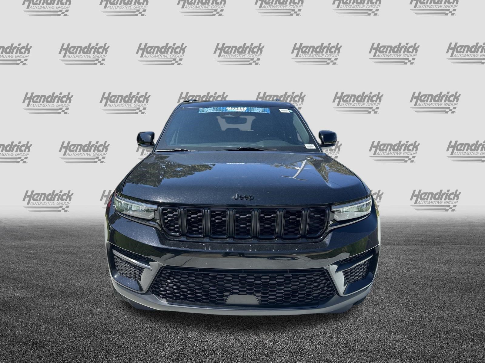 Used 2024 Jeep Grand Cherokee Altitude AWD/4WD image 3
