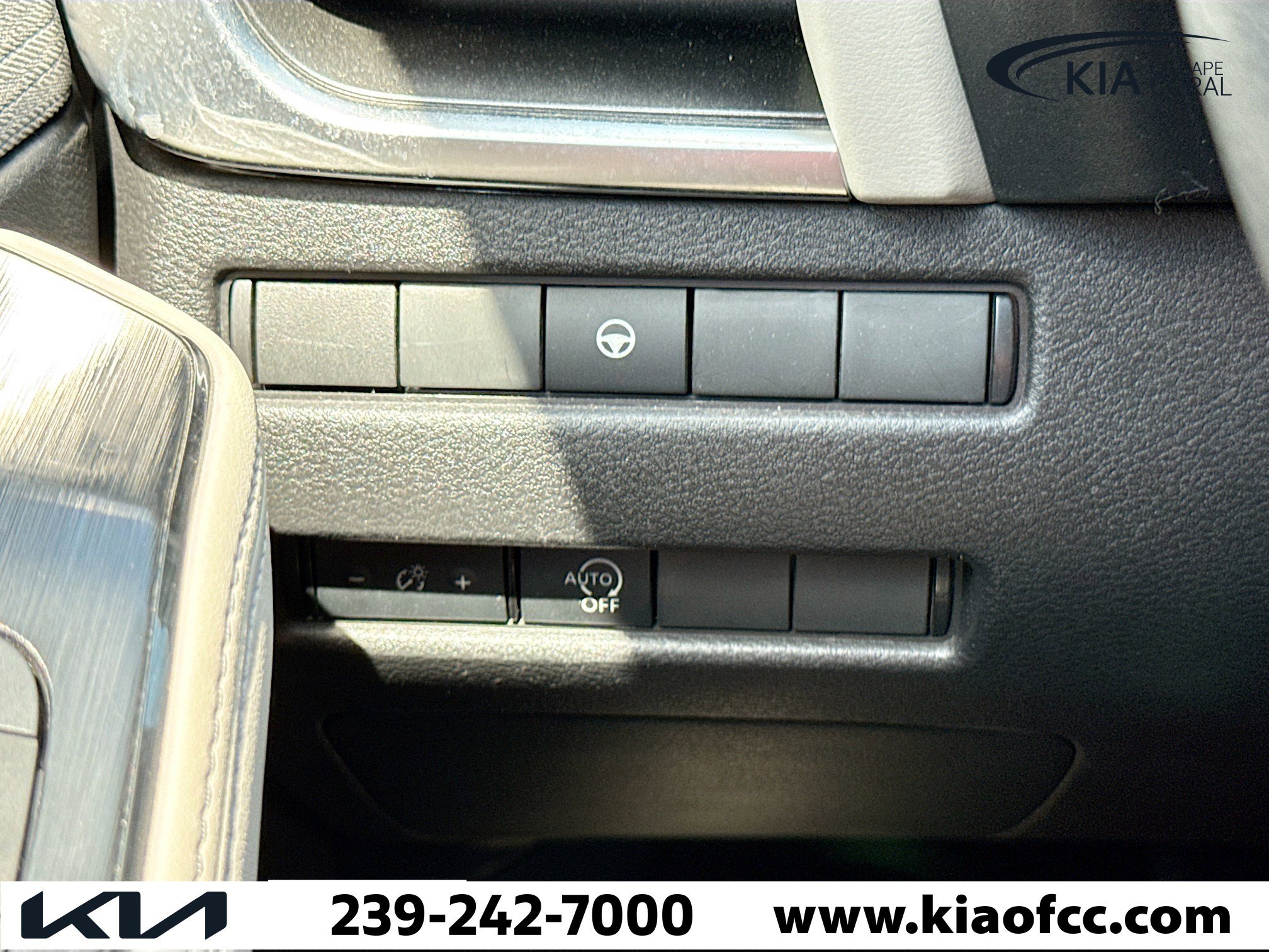 Used 2023 Nissan Rogue SV image 31